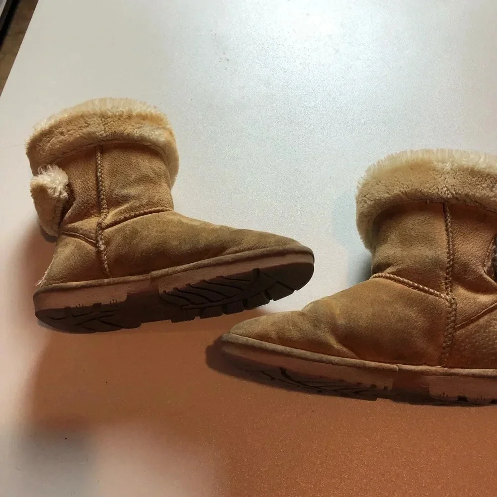 LAMO Women’s Size 6 Fleece Boots Light Brown